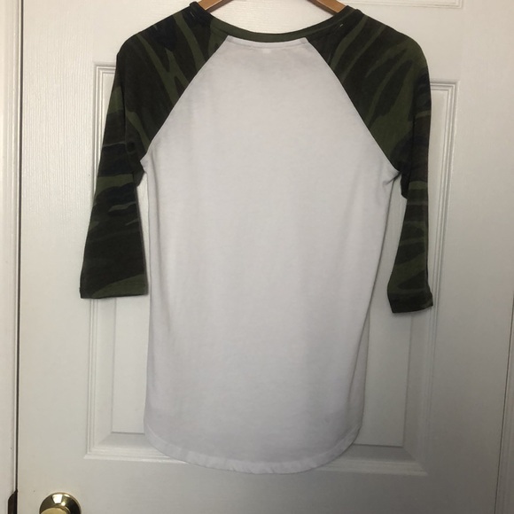 Z Supply White and Camouflaged Baseball top - Picture 2 of 3